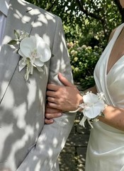 White Floral Boutonniere and Wrist Corsage Kit – Perfect for Formal Events