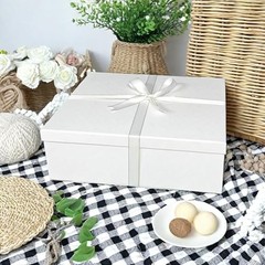Large Gift Box with lid 16.5x13x5.5 inches,White 1 Count (Pack of 1) 02-white