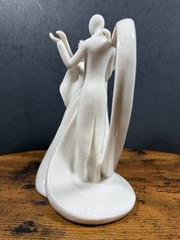 VTG Weddingstar Porcelain Cake Topper Dancing Couple w Heart 6″ 2004 Beautiful!