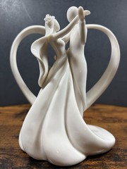 VTG Weddingstar Porcelain Cake Topper Dancing Couple w Heart 6″ 2004 Beautiful!