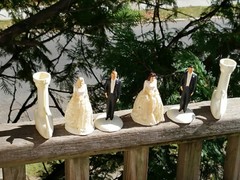 2 PAIRS VINTAGE 1947 WEDDING CAKE TOPPERS BRIDE / GROOM COAST NOVELTY CHALKWARE