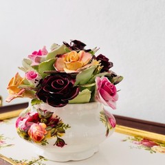 Porcelain Floral Arrangement – Royal Albert Old Country Roses, 1960s English Chi