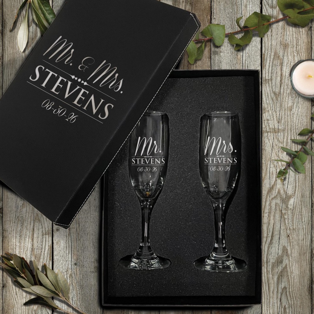 Mr & Mrs Personalized Engraved Champagne Flutes – Wedding Toasting Glasses Set o