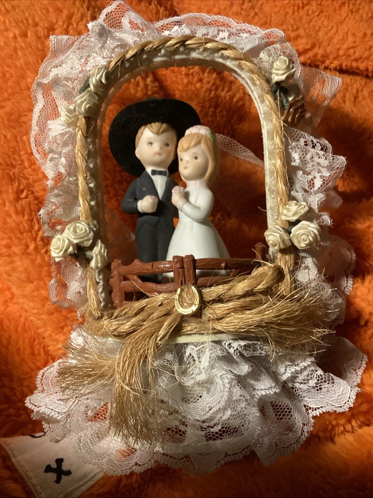 Vintage Coast Novelty MFG Co. Cowboy Bride And Groom Cake topper 9”