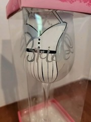 De-lite BRIDE AND GROOM ARTISAN MADE HAND PAINTED WINE GLASS SET NEW IN BOX