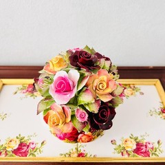 Porcelain Floral Arrangement – Royal Albert Old Country Roses, 1960s English Chi