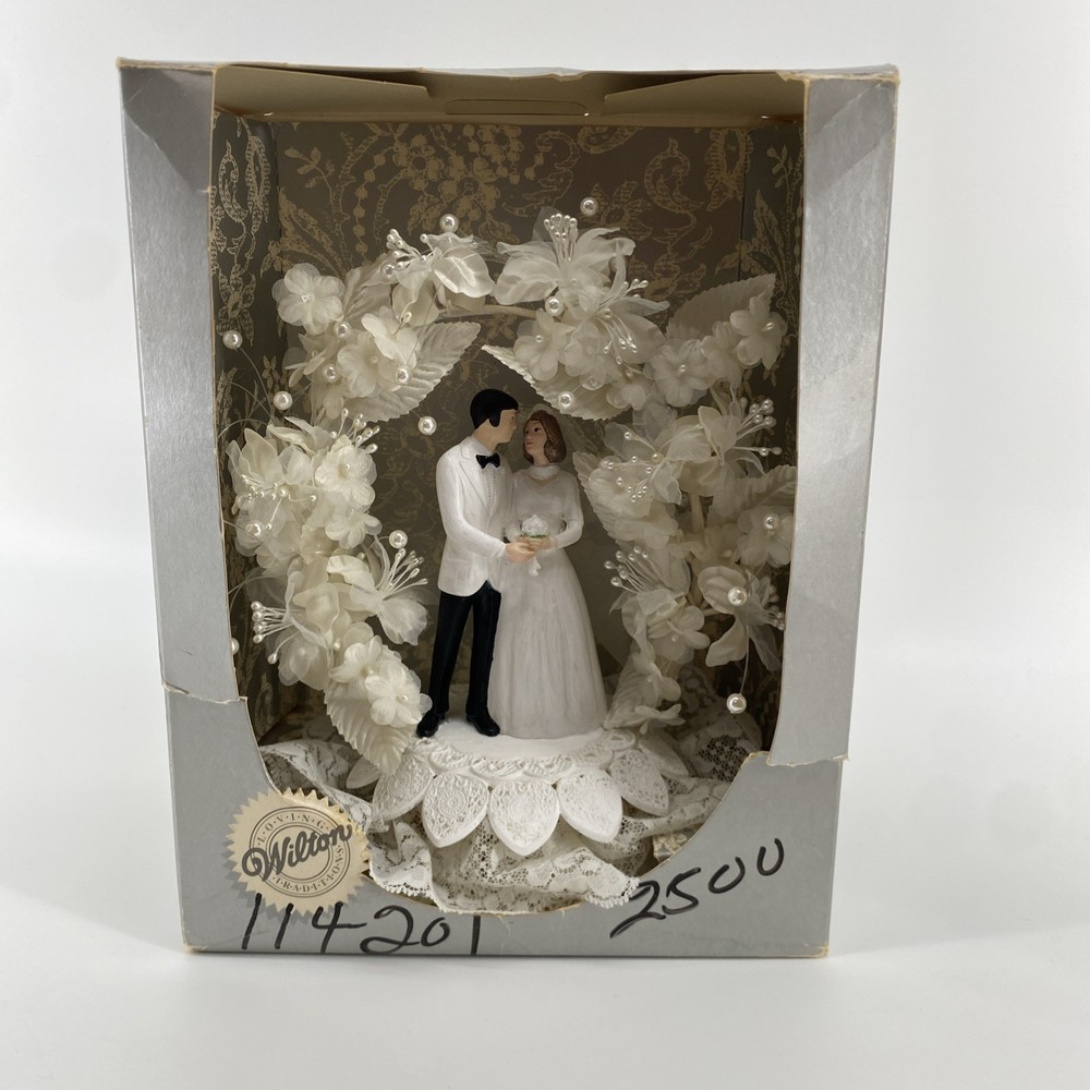 Vintage Wilton MOONLIT SNOW Wedding Cake Top, Black Suit # 114-201