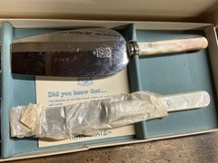 Vintage Kirk Matz Sheffield Bride’s Stainless Steel Cake Knife Set in box, pearl