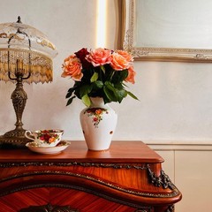 Royal Albert Porcelain Vase – Old Country Roses, English Bone China Floral Bud V