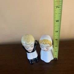 50’s Glossy Porcelain Bride And Groom Reaching For The 1st Kiss Wedding Cake Top