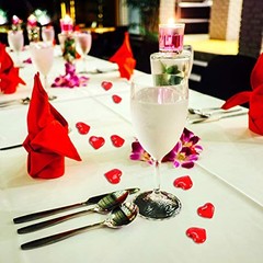 Acrylic Heart Translucent Hearts Shaped Crystals Gems for Table Scatter, Red
