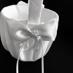 Party Decoration Basket Special Occasion Basket Charm White Satins Flower Basket