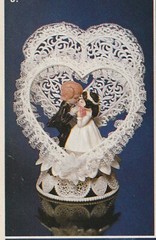 New Wilton Vintage «Heart to Heart Bride & Groom Cake Top, black coat # 110-376