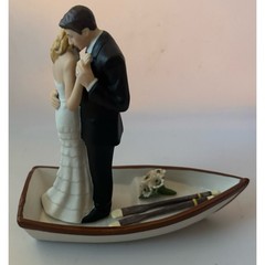 Weddingstar Porcelain Cake Topper Bride And Groom Couple Figurine – «Row Away»