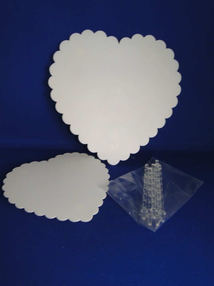New Vintage Wilton Heart Scalloped Seperator Plate Set, #301-9728