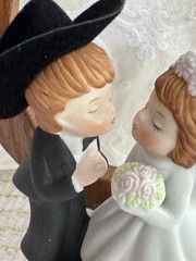 Western Wedding Cake Topper Groom In Cowboy Hat Bride w Lucky Horseshoe
