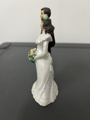 Wilton 2011 Plastic Bride & Groom Cake Topper