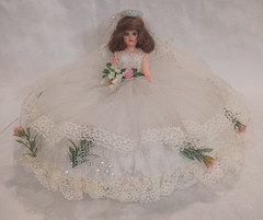 VINTAGE HAND MADE TULLE BRIDE PILLOW CENTERPIECE BRIDAL SHOWER