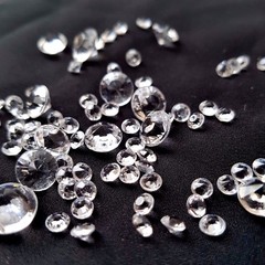 2000 x Clear Wedding Scatter Crystals Decoration Diamond Confetti Assorted Sizes