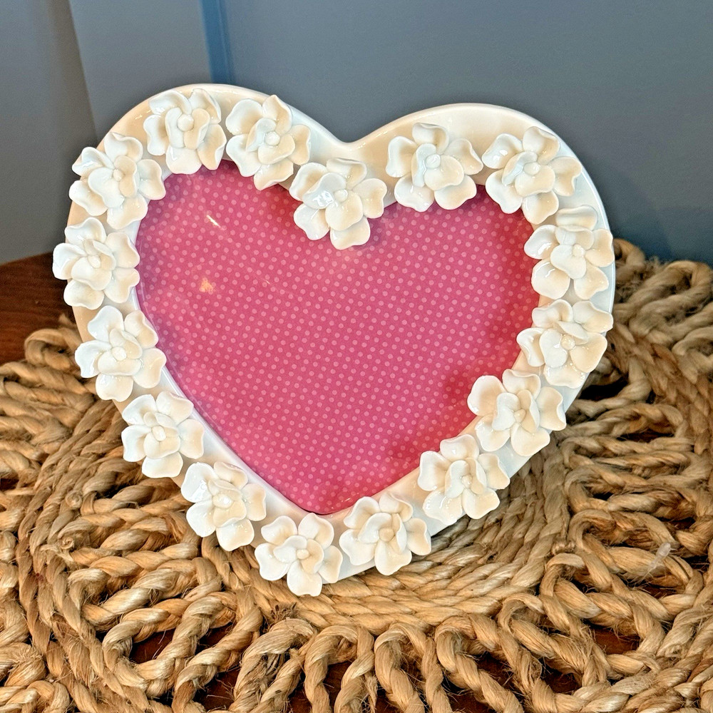 Ceramic Heart Photo Frame White Floral Wedding Valentine Cottagecore 7.5″