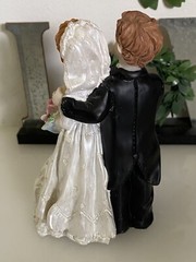 Vintage Shabby Chic Wedding Bride and Groom Resin Wedding Cake Topper 5.5″ Tall