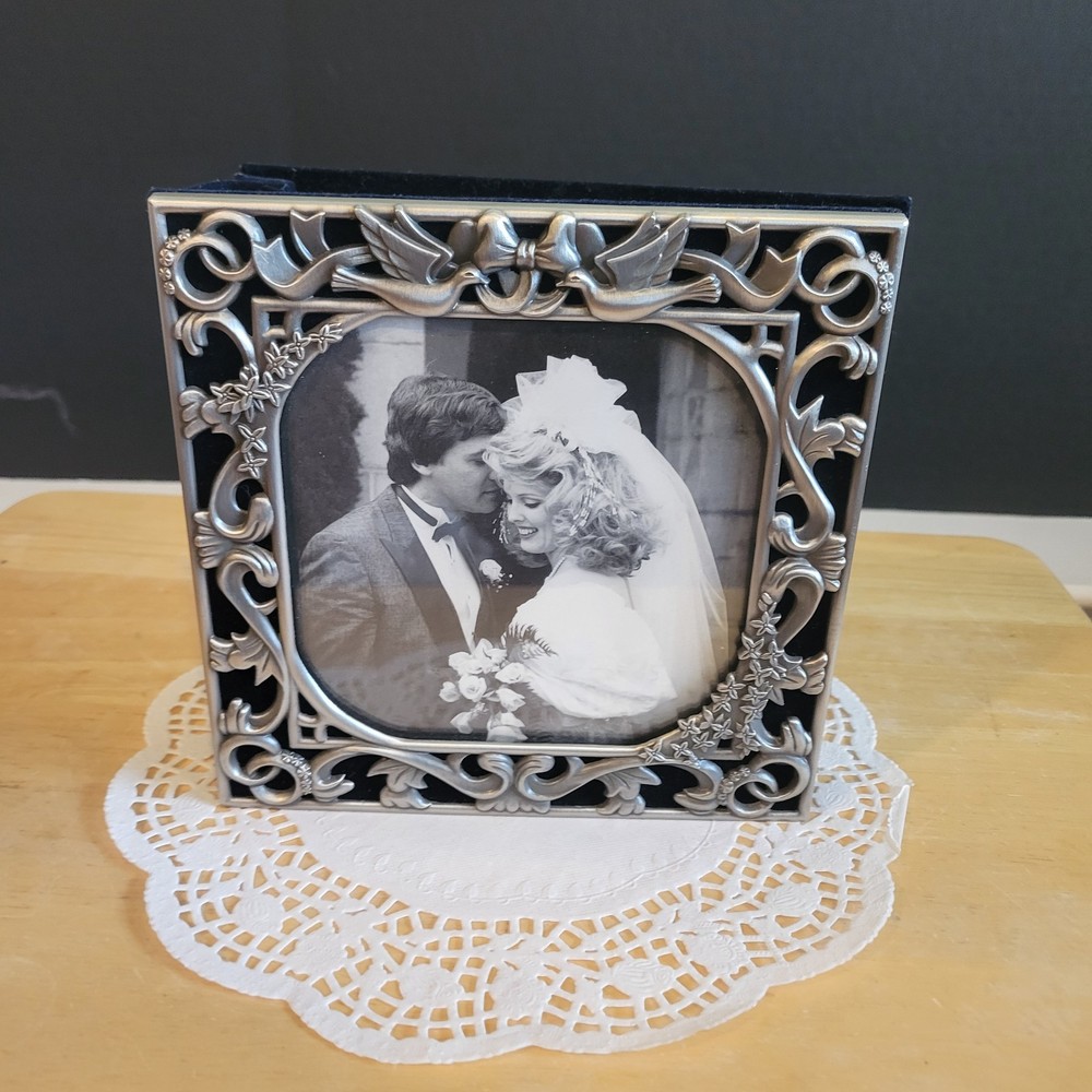 Royal Limited Pewter Like Wedding Miini Album holds 80 5 x 5 photos