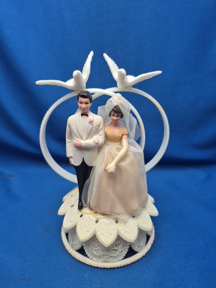 Bride & Groom 1950’s Wedding Cake Topper Lace Fabric Tulle Doves Rings