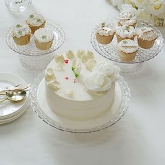Clear 3 Plastic Stackable Pedestals Pressed Design Cupcake Stands Set Party Home