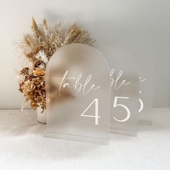 Hoodo Frosted Arch Acrylic Table Numbers 1-30 Stands 5X7 Acrylic Arch Signs And