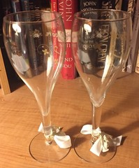 Bride and Groom Etched Decorative Champagne Flutes Glasses w/ Ribbons 8 1/2″