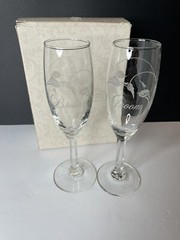 Cala Lily Champagne Wedding Toasting Flutes Bride Groom Etch Set Of 2