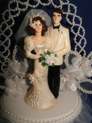 New Wilton Designer Series «NEW BEGINNING» Wedding Cake Top # 110-857