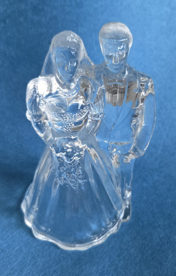 Cristal d’Arques 24% Lead Crystal Bride and Groom Wedding Cake Topper Figurine