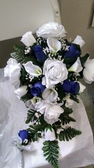 SALE LARGE WEDDING BOUQUET DARK BLUE AND WHITE CALA LILIES CASCADE TOSS & BOUT