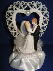 New Elegant Bride & Groom, Braided white decor Heart Arch & Wedding CakeTop #172