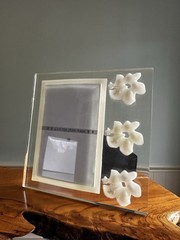 Beautiful Clear Acrylic Photo Frame With Three Lilies, Holds 4×6 Photo, 7”x7”