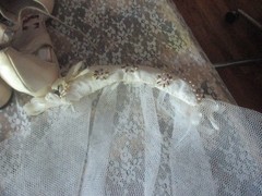 LOT OF 12 VINTAGE WEDDING TOPPERS/ACCESSORIES SHOES/VEIL.FLORAL ARCH 1940’S