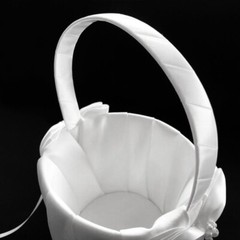 Party Decoration Basket Special Occasion Basket Charm White Satins Flower Basket