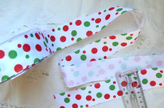 WHITE with RED & GREEN Random Spots Grosgrain 100% Poly 9Met 38mmW MayArts BRD1