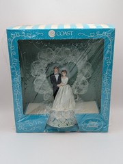 Vintage Coast Novelty MFG Co. Bride and Groom Cake topper – original box – read