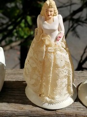 2 PAIRS VINTAGE 1947 WEDDING CAKE TOPPERS BRIDE / GROOM COAST NOVELTY CHALKWARE
