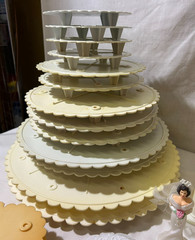 Vintage Wilton Cake Separator Plates, Pillars, accessories Lot of 44 pieces