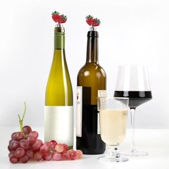 RICHCEE 2 Pack Strawberry Wine Stoppers for Bottles, Zinc Alloy Silver