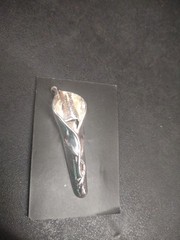 Silvery Metal Calla Lily Bout Magnet, Attach Boutonniere w/o Pins «Vine Silver»