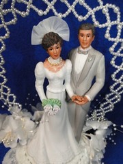 New Wilton «Heavenly» Designer Series Wedding Cake Top, grey Tux # 118-603