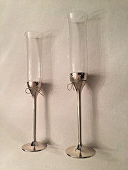2 Vera Wang Love Knots Champagne Flutes Wedgewood Silver Plate Base 10 5/8″ Tall