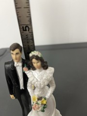 Wilton 2011 Plastic Bride & Groom Cake Topper