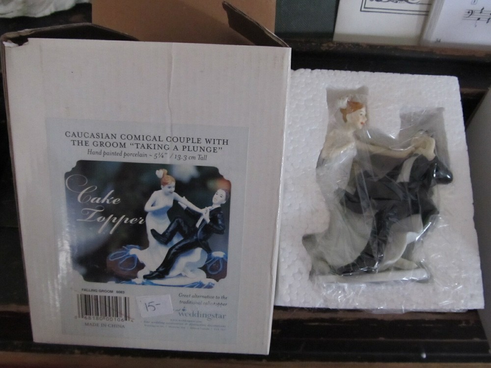 Bride & Groom «Taking the Plunge» cake topper IN BOX Weddingstar