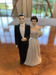 Vintage Chalkware Bride And Groom Wedding Cake Topper Pfiel & Holing 1950s 4 1/8