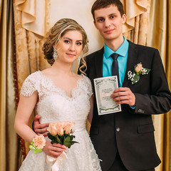 4 Pieces Elastic Pearl Wrist Bands and 15 Pairs Floral Boutonniere Magnets Corsa